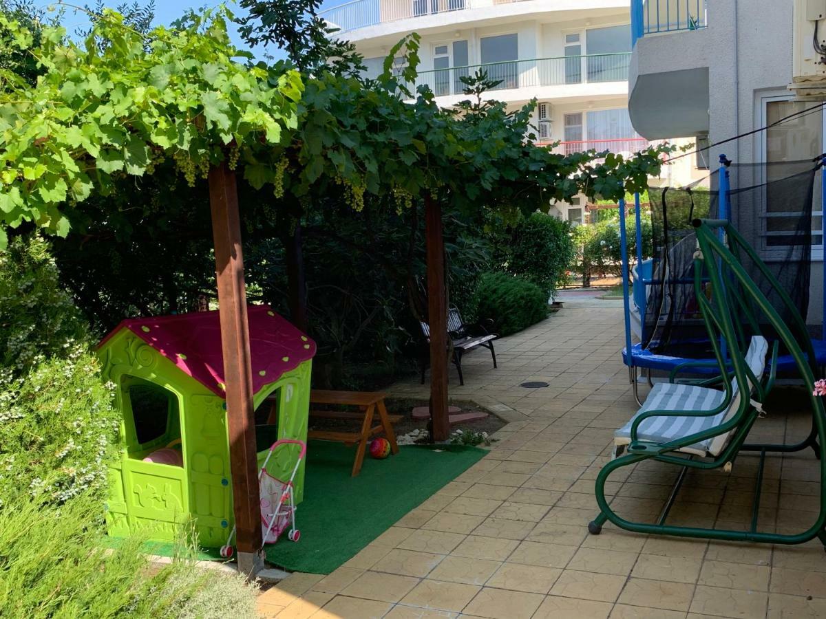 Lilia Guest House เนเซบาร์ ภายนอก รูปภาพ